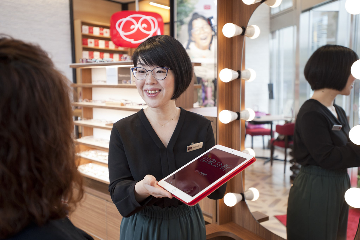 福岡・天神地下街にメガネの田中が新店舗をオープン、独自の3つの
