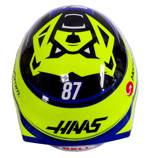 2025 O．ベアマン ハース 直筆サイン入 1／2 ヘルメット F1の