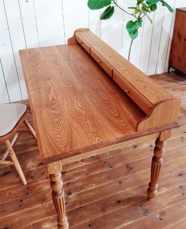 オーク無垢材を使う高級書斎机、オーダーメイドろくろ脚デスク@大阪東京