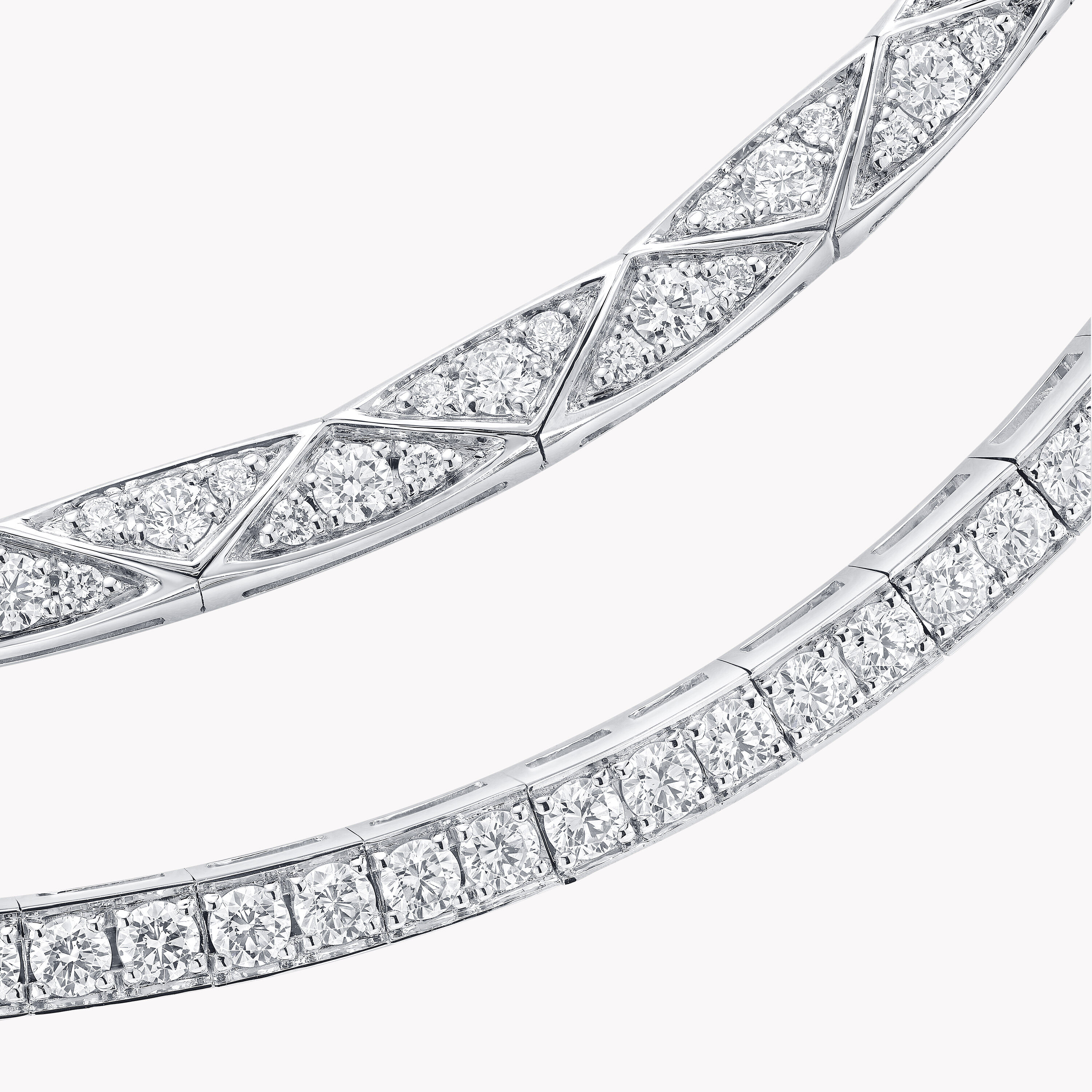 ファインダイヤモンド＆ジェムストーンジュエリーコレクション | グラフ