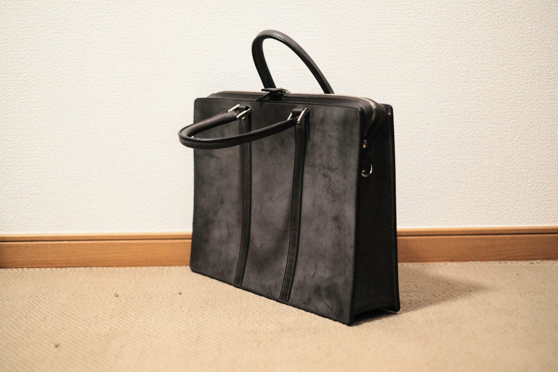 万双ブライドルレザーのビジネスバッグ購入！ブラッシングが楽しすぎる