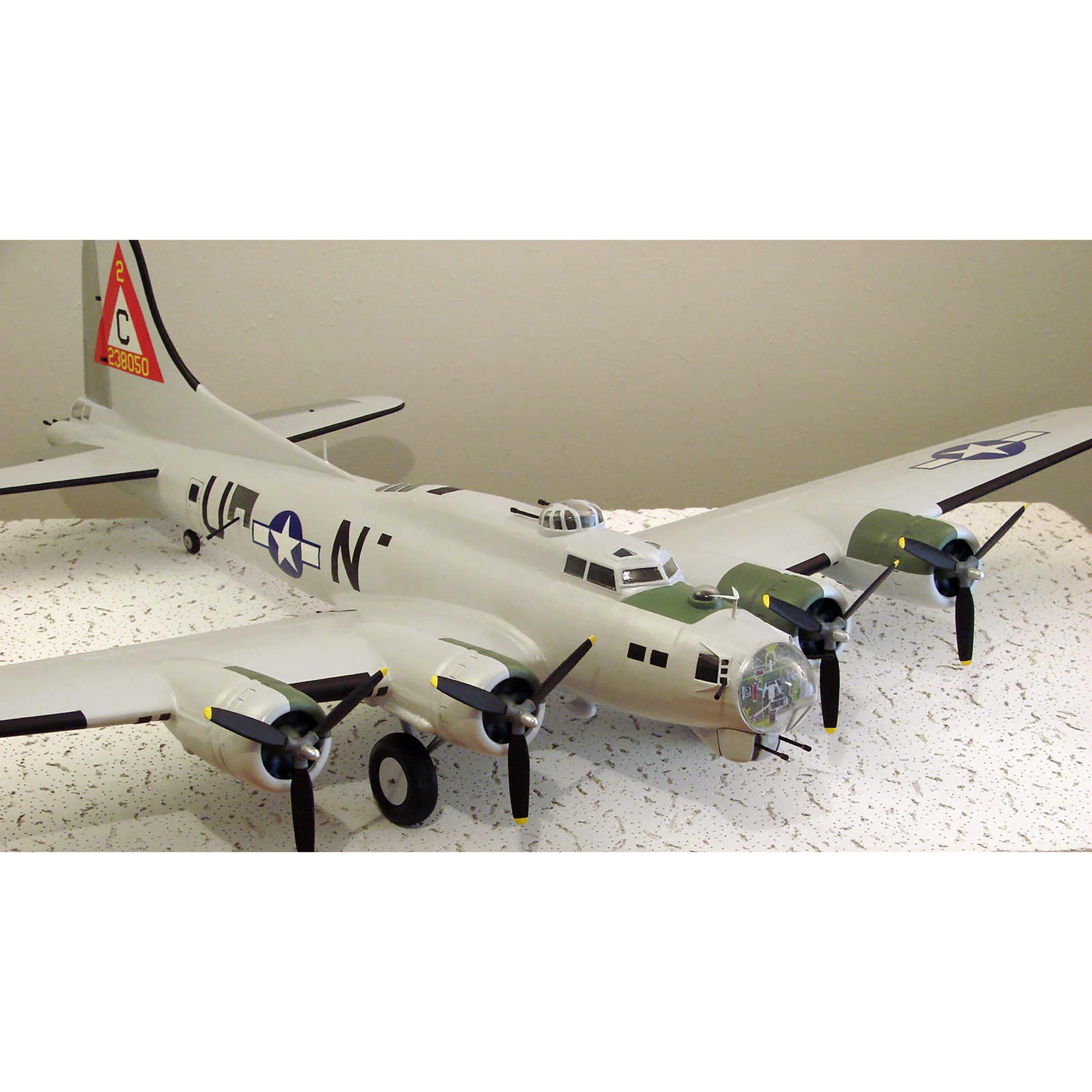 B-17G Flying Fortress - Paul K. Guillow, Inc.