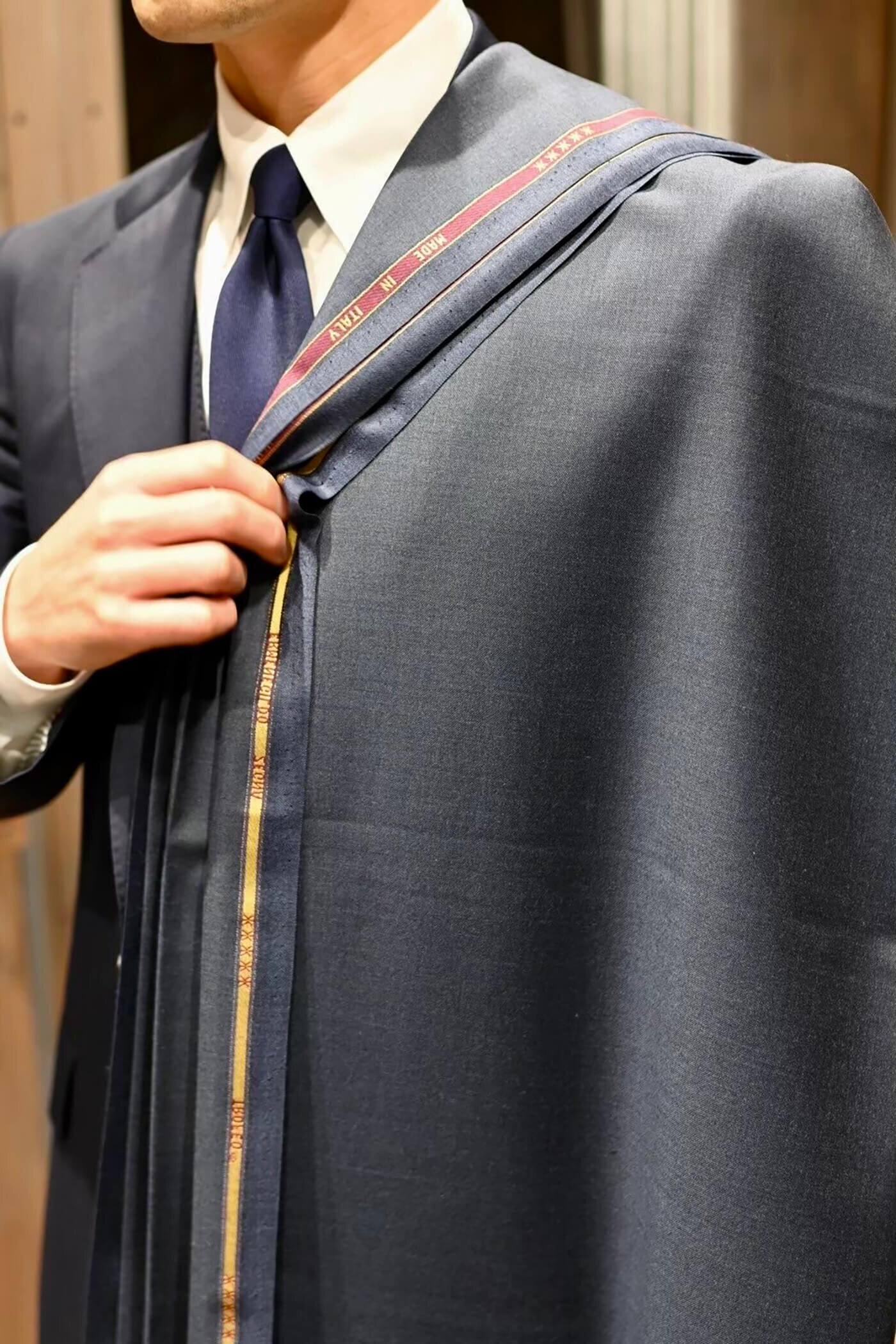 スリーピーススーツを