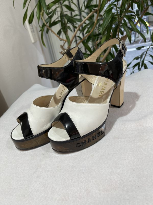 美品】CHANEL シャネル ロゴ クリア ヒール サンダル 35 1/2 レザー