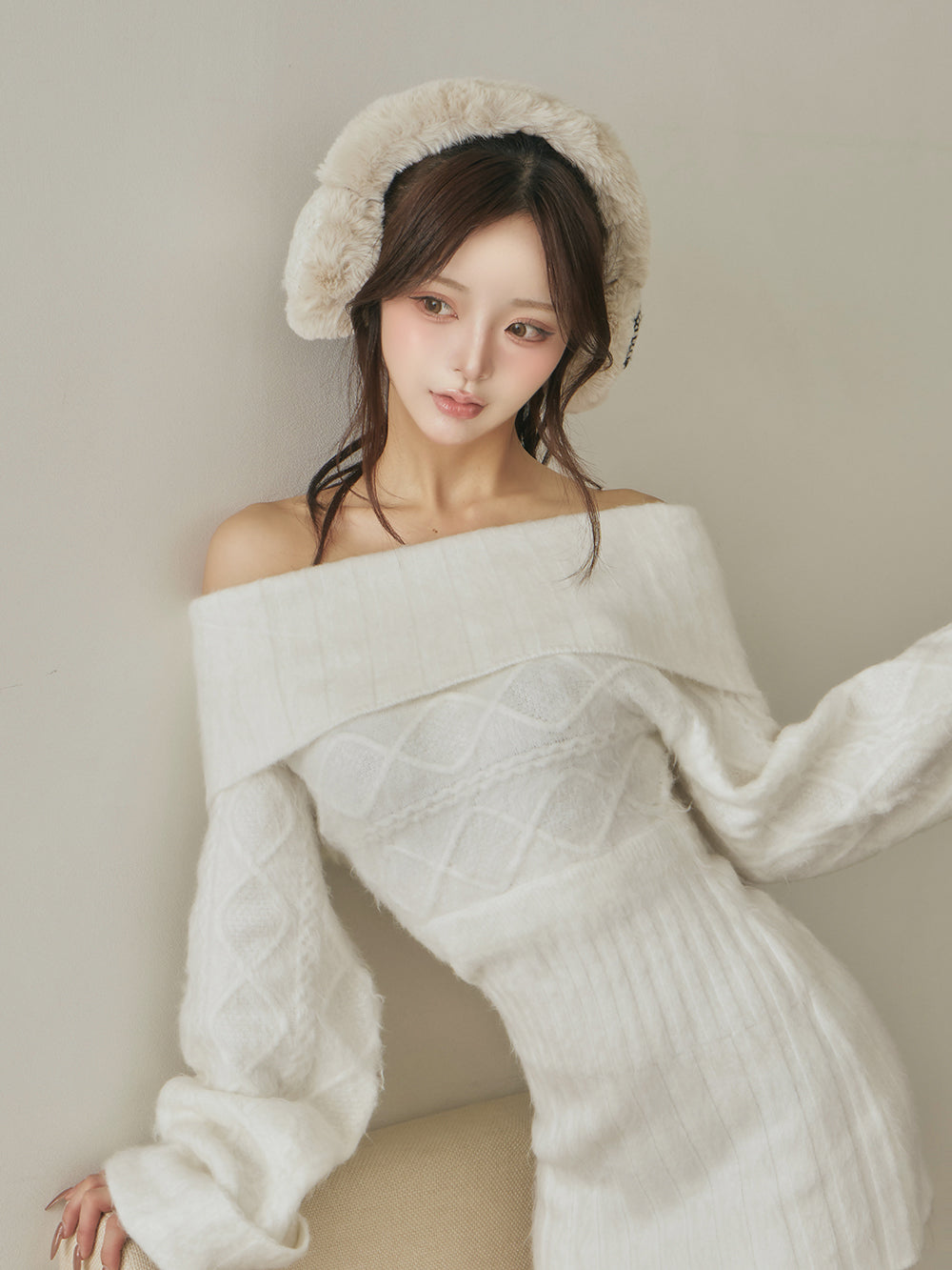 ヘアリーオフショルニットミニワンピース – Darich (ダーリッチ)