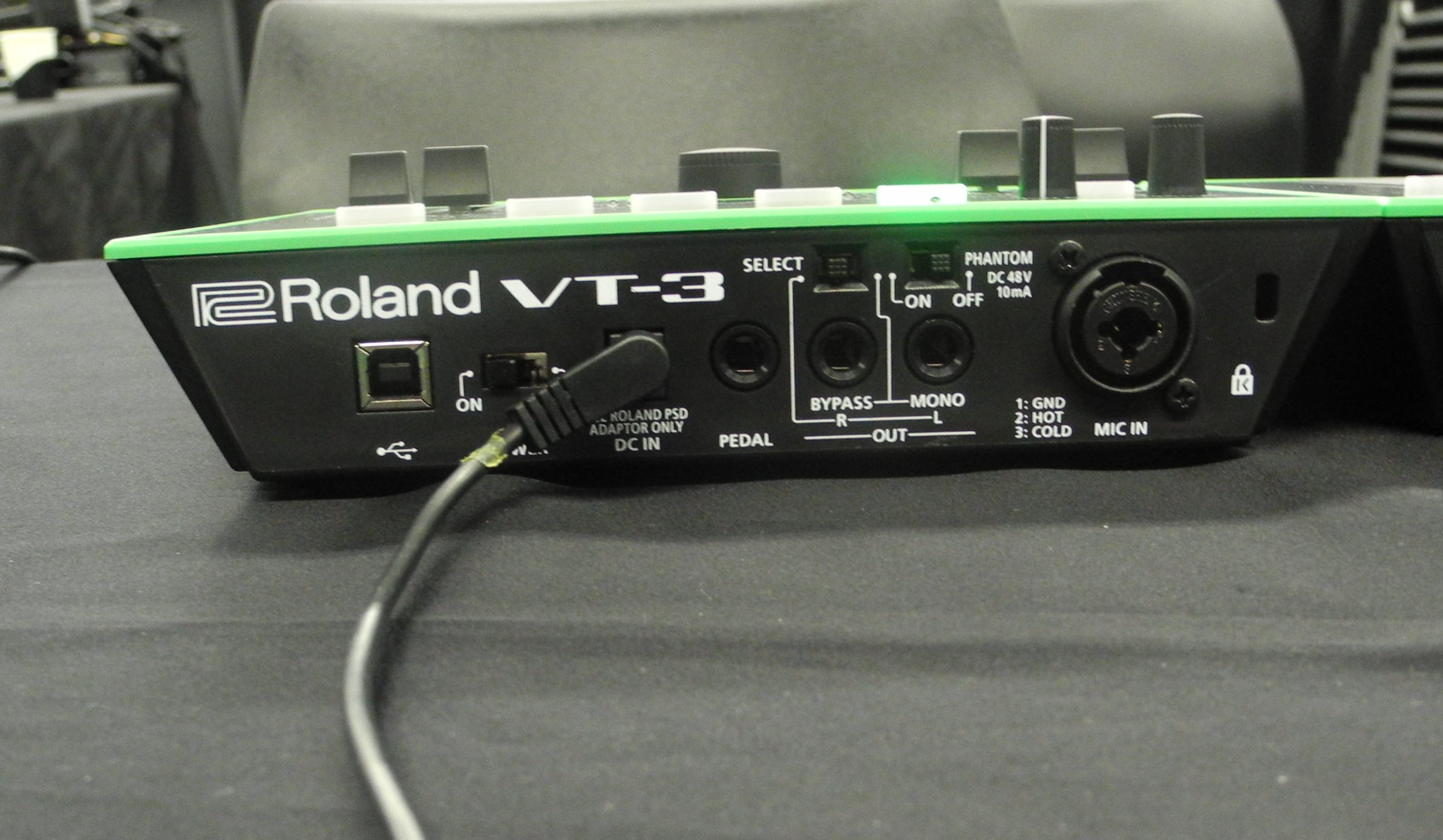 808、909、303の音を忠実に復刻。Roland AIRAがベールを脱いだ！ | DTM