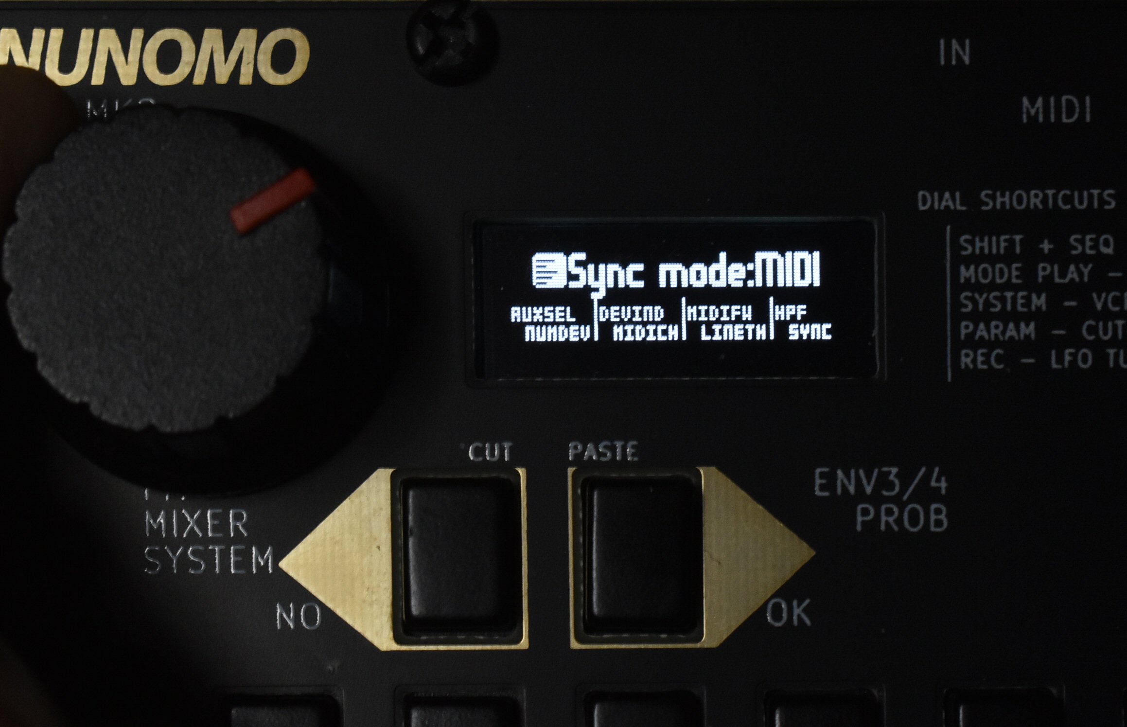 小さなガジェット型シンセ、NUNOMO QUN mk2はシーケンサ、ルーパー