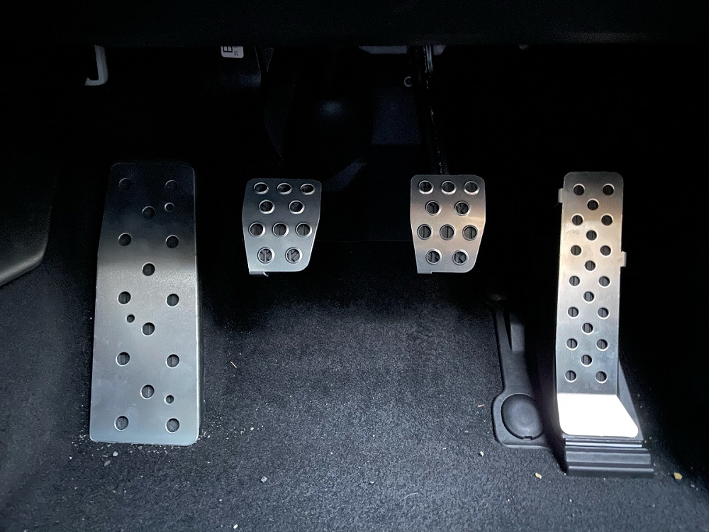 新発売 MAZDA3 FASTBACK 6MT 専用アルミペダルセット（マツダ3・3AA