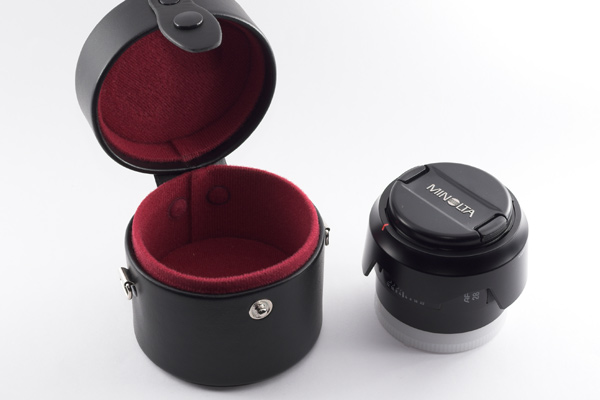 Minolta AF 28mm F2 RS A-mount lens info