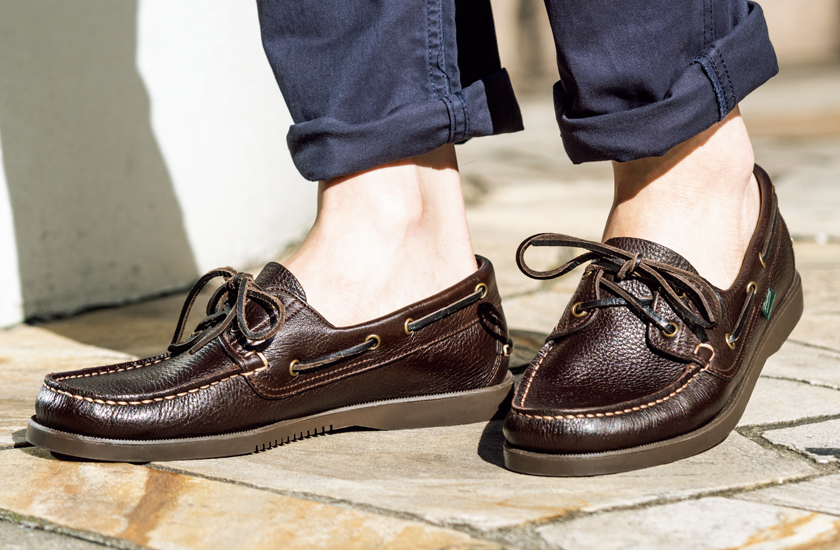 マリンカラーより絶対合わせやすい。パラブーツの無骨な茶デッキ｜雑誌