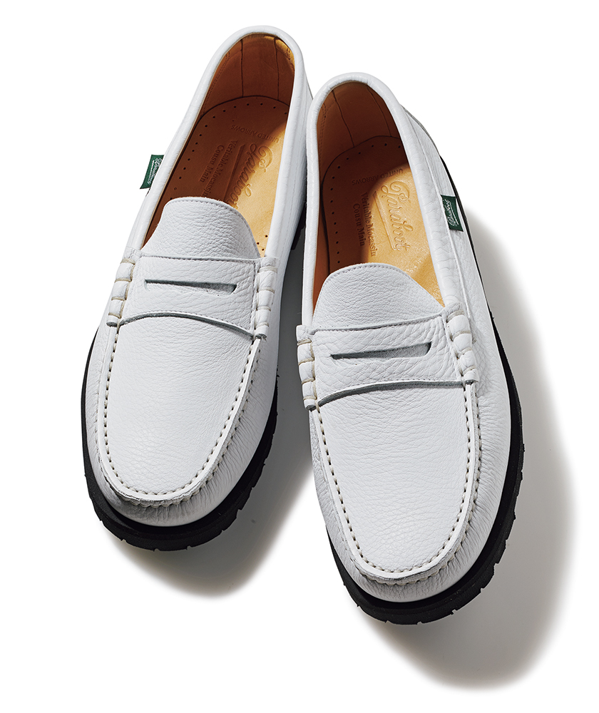 白スニーカー感覚で履ける！ 白シボ革＆黒ソールの別注ローファー