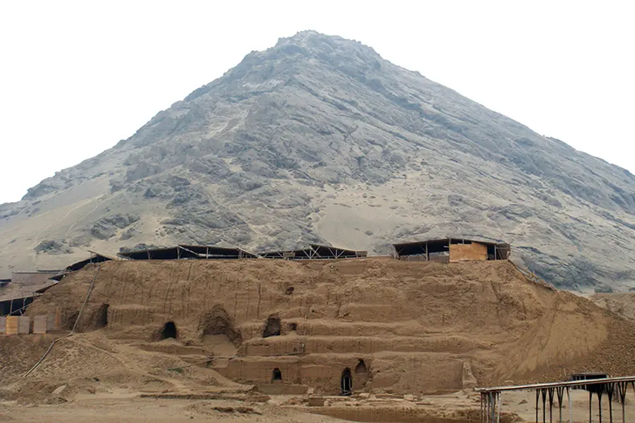 クントゥルワシ遺跡と北部3大観光地を巡る 北部ペルー紀行8日間