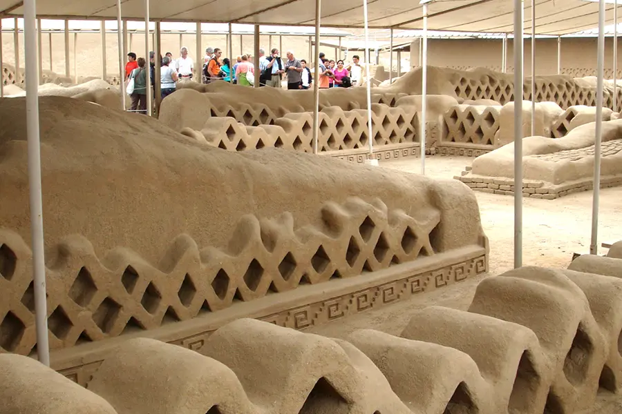 クントゥルワシ遺跡と北部3大観光地を巡る 北部ペルー紀行8日間