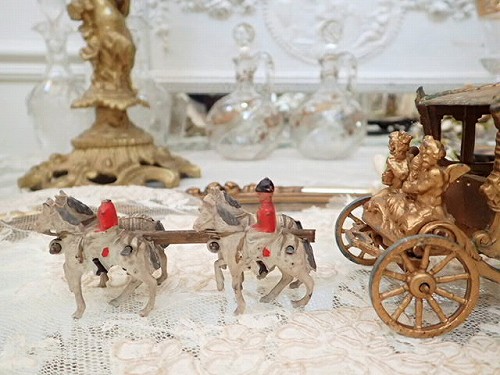 オルモルオブジェ 宮廷の馬車 - 薔薇と天使のアンティーク