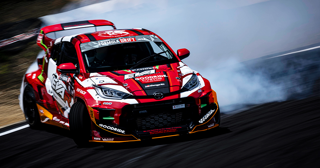 POP RACEより、エヴァンゲリオンレーシング フォーミュラドリフト