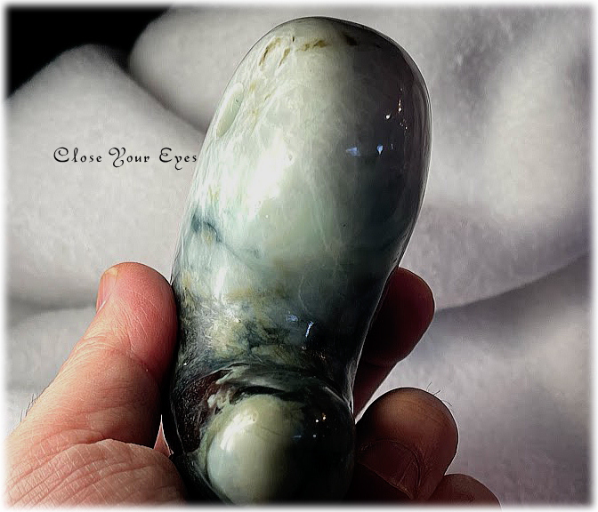 天然石パワーストーン レアな石達 家宝 純日本糸魚川産 本翡翠 特大