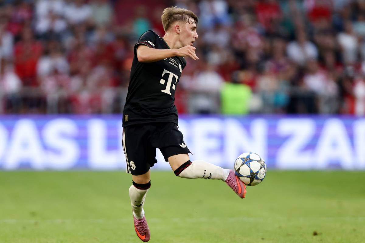 鮮やかな一発！ バイエルン・ミュンヘン、“17歳の逸材”のゴールが凄い