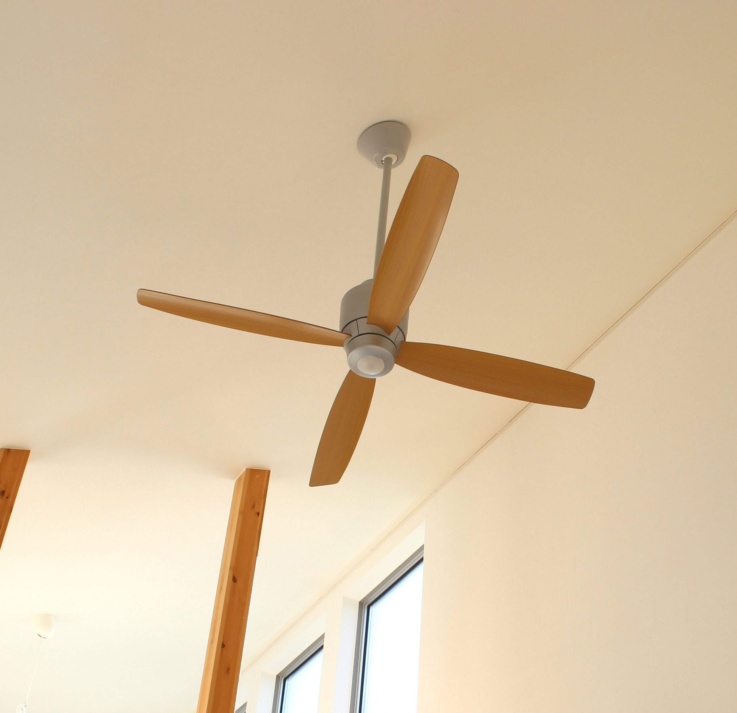 本日お値下げ✩✩✩シーリングファンライト　新品✩2025年6月到着 LEDシーリングファンライト（6灯：ホワイト+ナチュラル/ブラック+