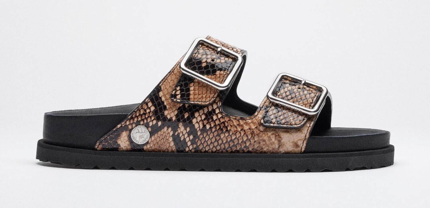 ビルケンシュトック 1774の“巳年”サンダル、パイソン柄入りレザー