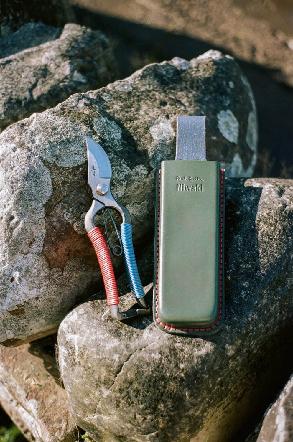 ポール・スミスのレザーケース付き剪定ばさみ、ガーデニング用品