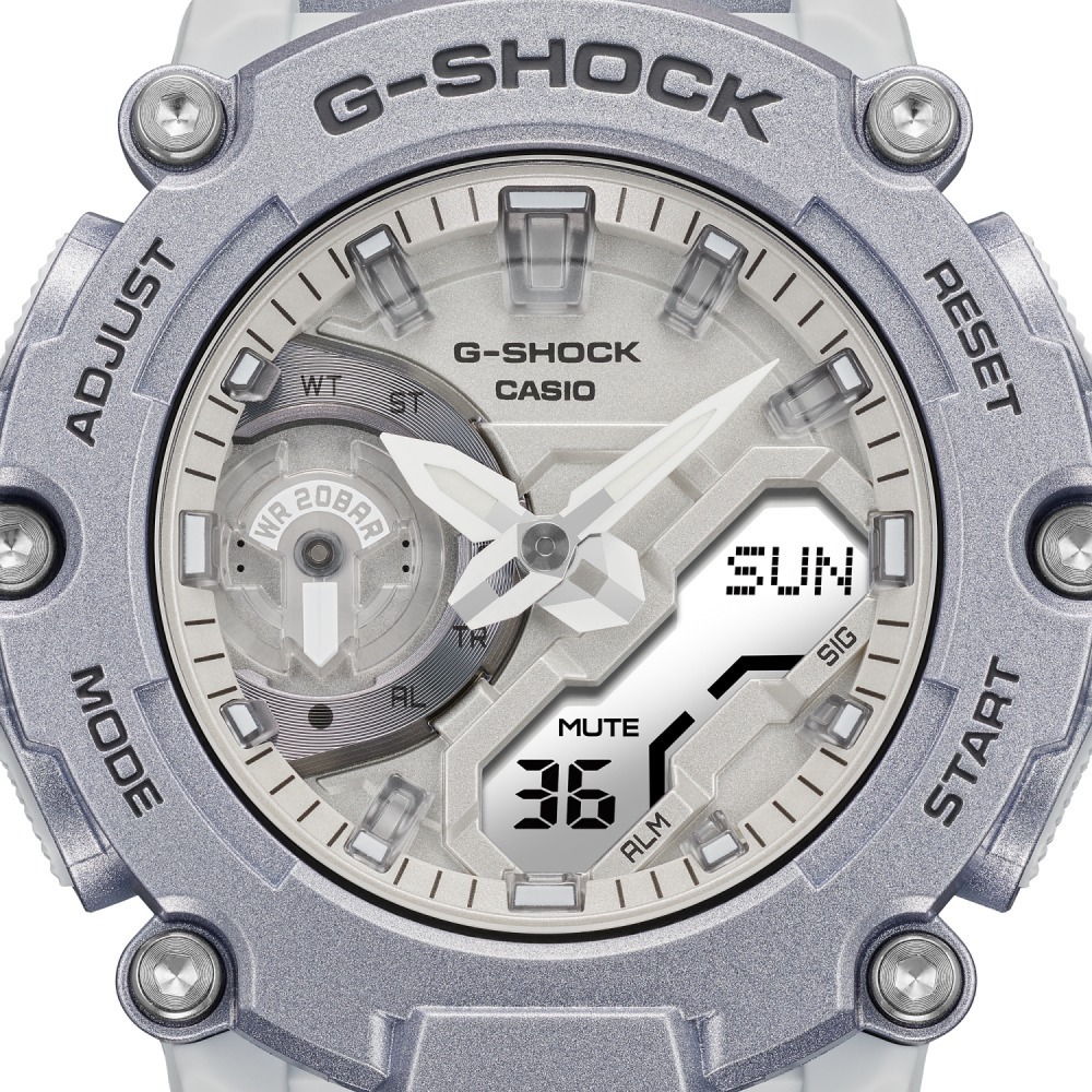 G-SHOCKからメタリックシルバーの新作腕時計、無機質で近未来的な輝き