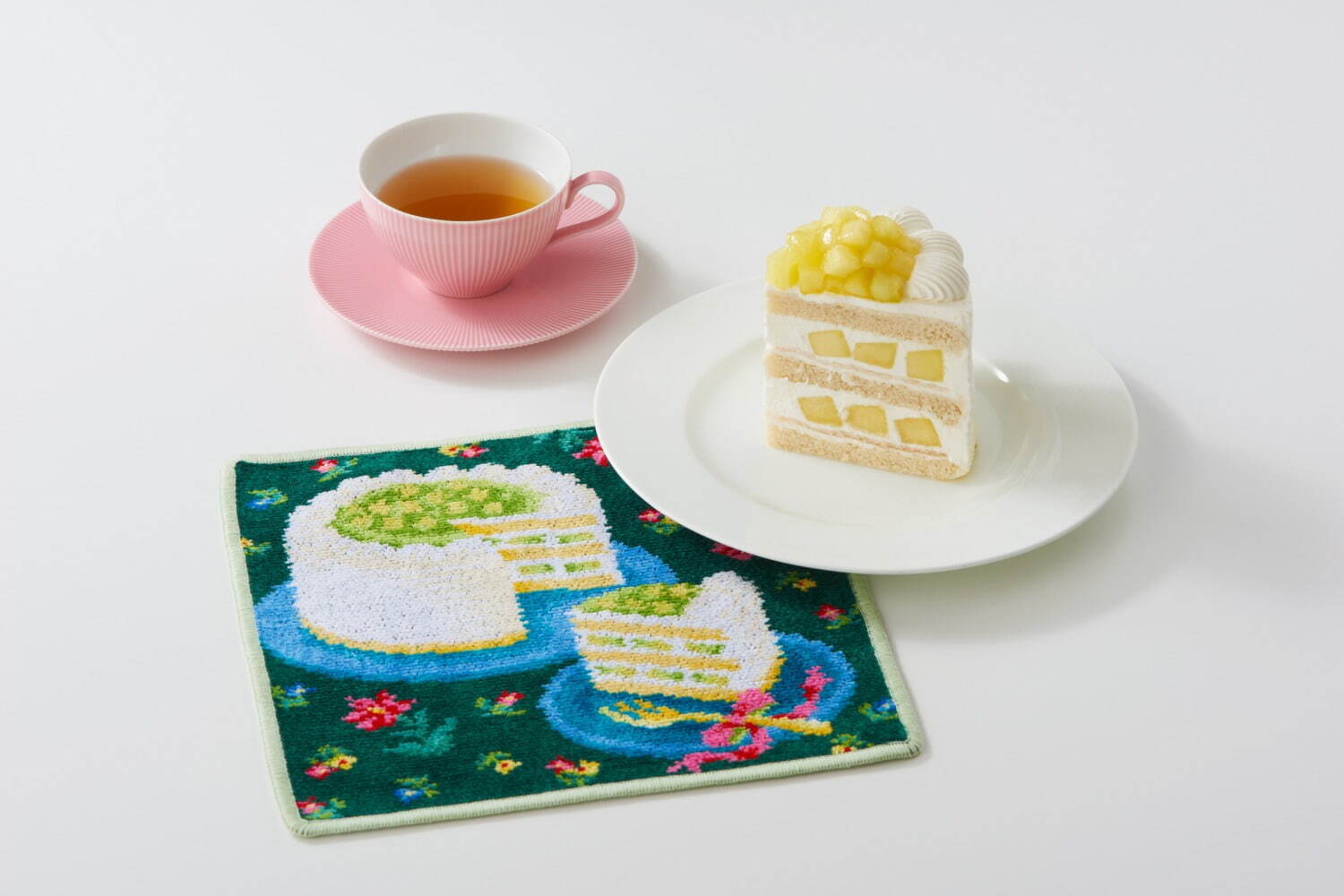 n*u様 ハンドメイド刺繍フレーム ハチワレ茶トラさんとメロンショート