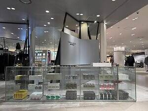 コム デ ギャルソン・パルファム“フルラインナップ”揃う初の単独店が