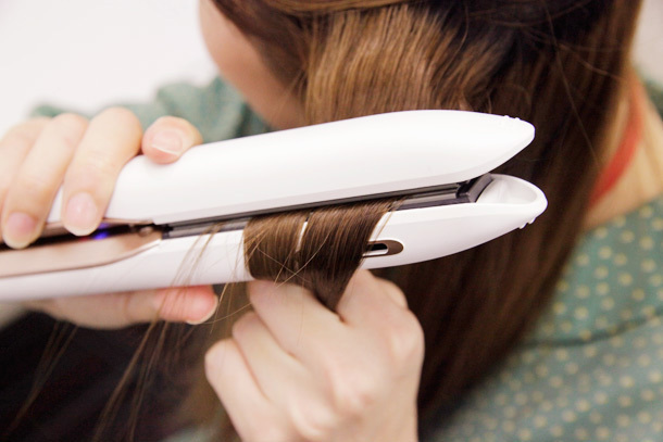 パナソニック、ストレート＆ウェービーヘアアレンジできる新ストレート