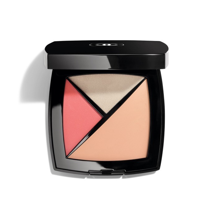 シャネルの春メークアップ - 春の訪れにきらめくフレッシュなピンクの