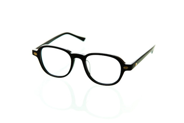 東京事変の限定コラボアイウェアが一般発売、椎名林檎モデルなど