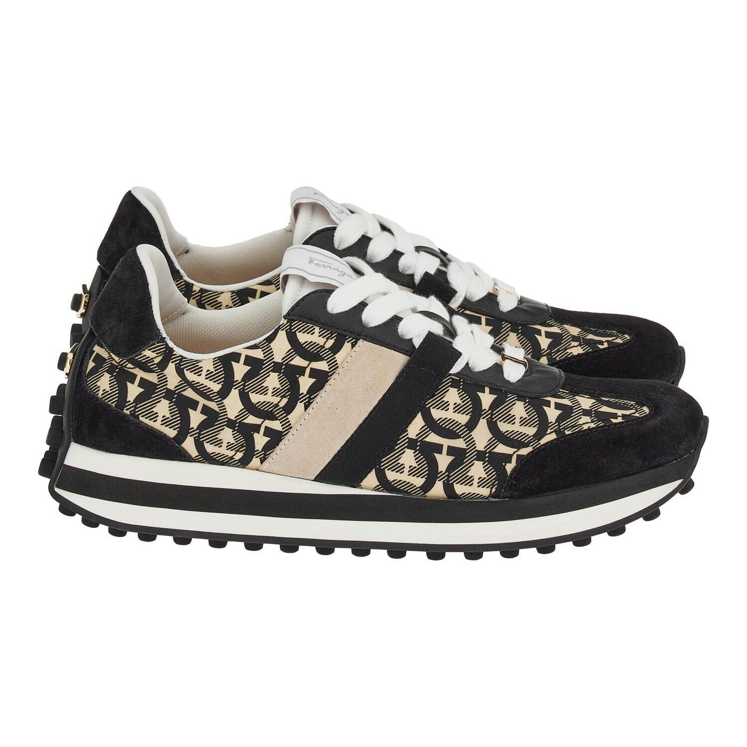 サルヴァトーレ フェラガモ新作スニーカー、レインボーソールの