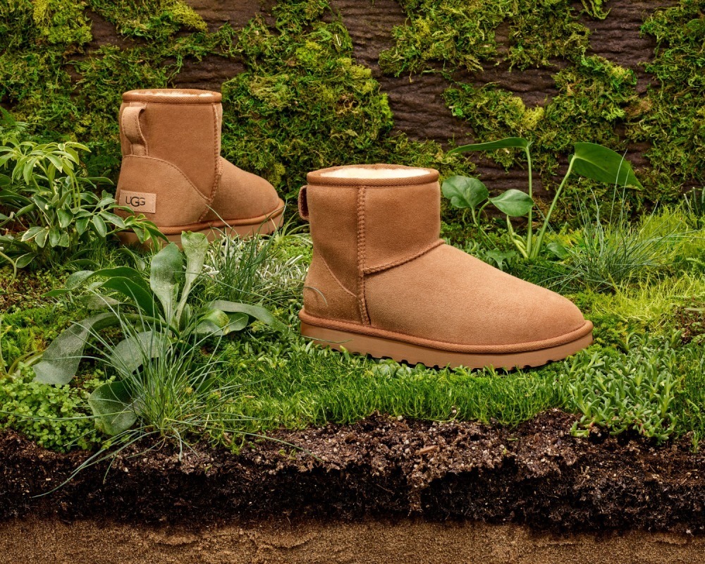 UGG22年秋冬、柔らかシープスキンのユニセックスショートブーツ
