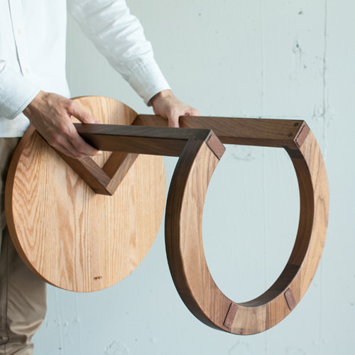 美しい円型の2種の無垢材を使用したWK30 サイドテーブル | その他