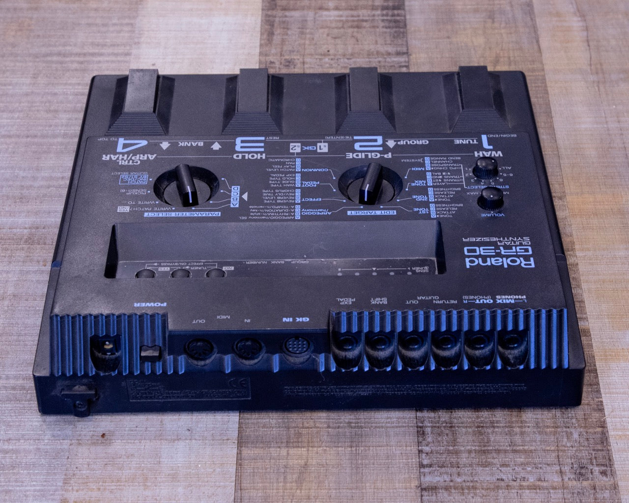 Roland GR-30 Guitar Synthesiser – Freo Guitars