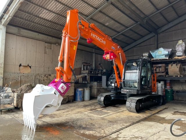 新車納入実績】日立建機ZX135US-6林業仕様機（フェラバンチャー＋