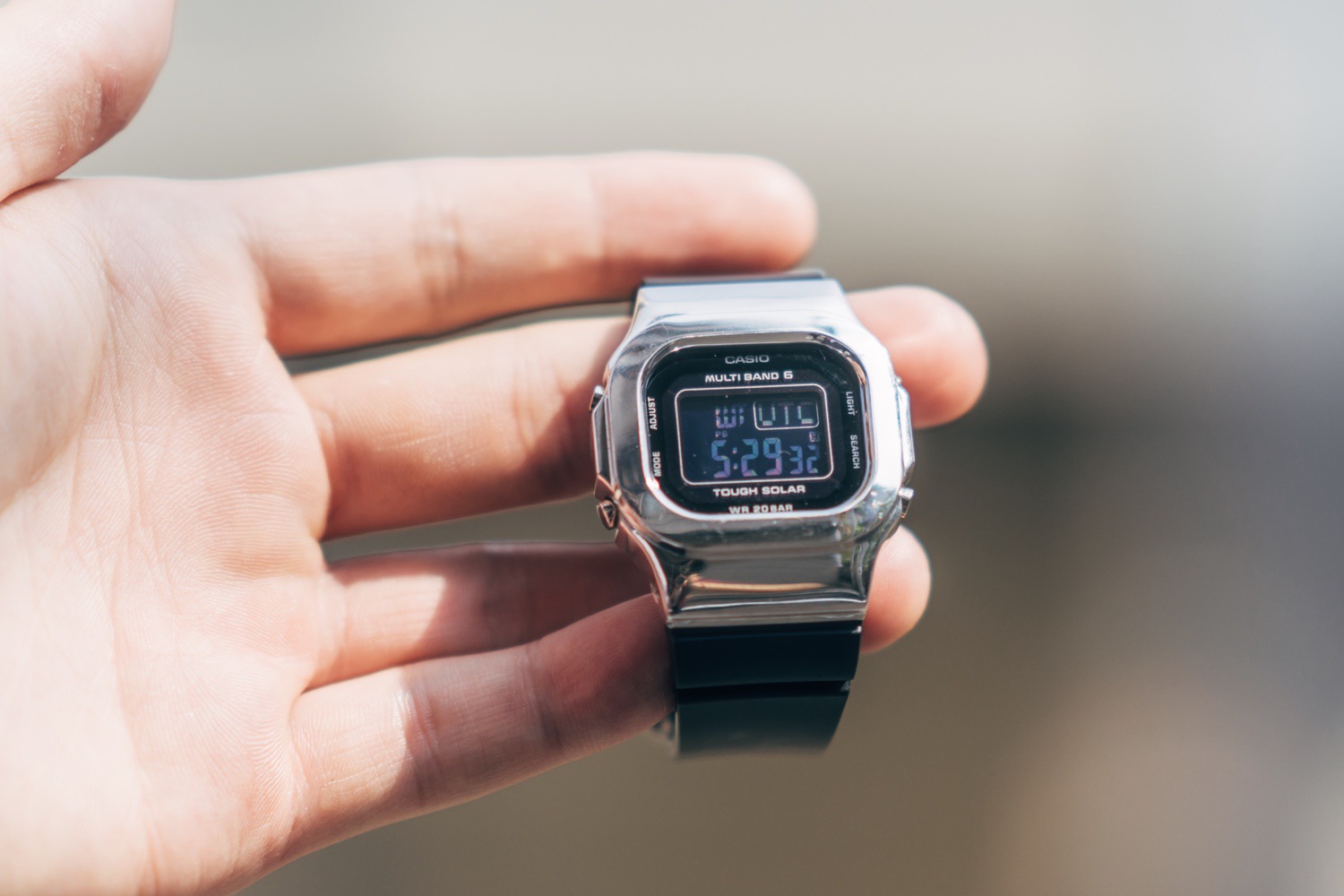 白銀を纏ったタフウォッチ。あなたに“ジャストフィット”するDAMUEの