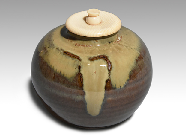 別作 高取焼 茶入 高取喜恵(作) 牙蓋 仕覆2付 共箱 遠州七窯 | 古美術