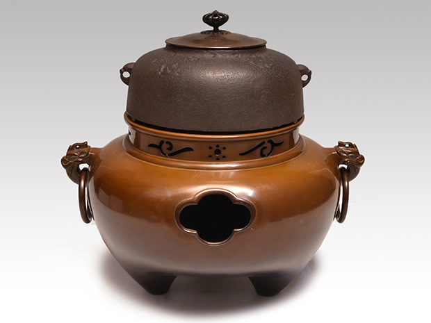 四代 高木治良兵衛(作) 鬼面風炉 真形釜添 共箱 | 古美術ささき