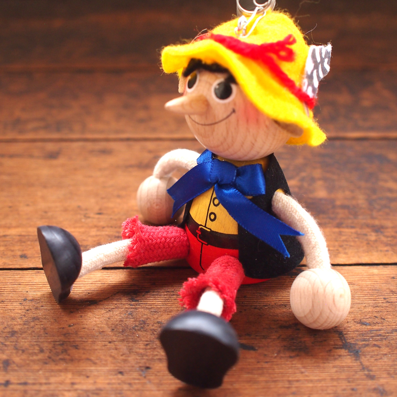 バネ付ウッドフィギュア ピノキオ - 木のびよんびよん人形一覧