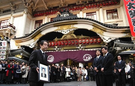 永山武臣松竹会長、歌舞伎座とお別れ｜歌舞伎美人