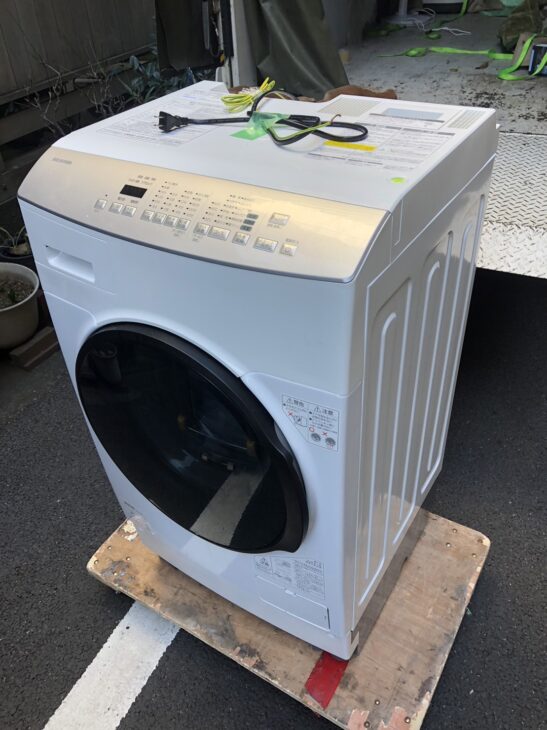 ボルトなし【無料引取】アイリスオーヤマ ドラム式洗濯機 FLK832 中央