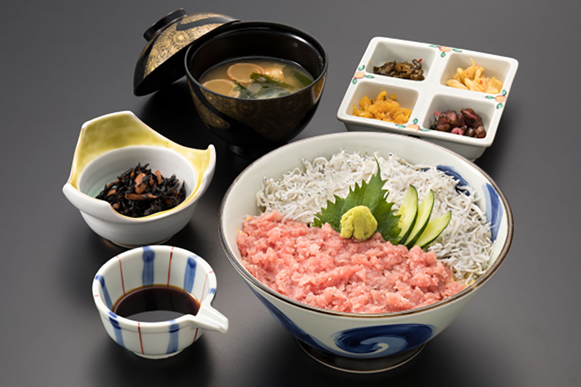 日本語) 花さがみ 丼 | 河鹿荘