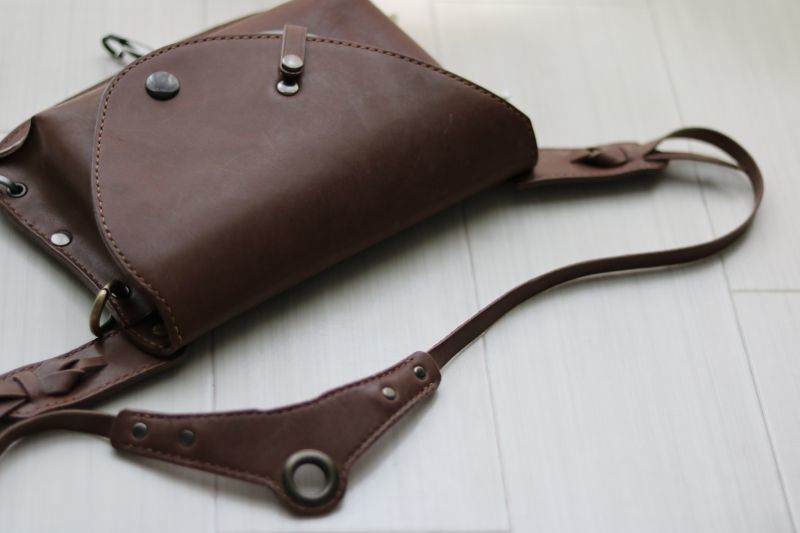 ☆ご予約商品・納期70日☆お洒落なレザーチェストポーチ☆MYRANの