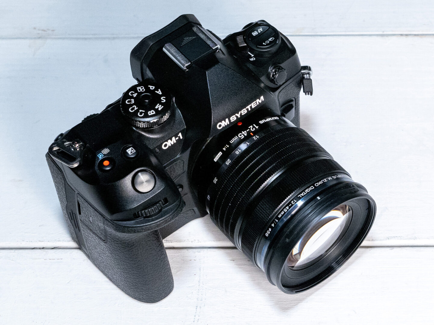 OM SYSTEM OM-1 Mark II ＆ OM-5の高い操作性と最新機能を活かして街