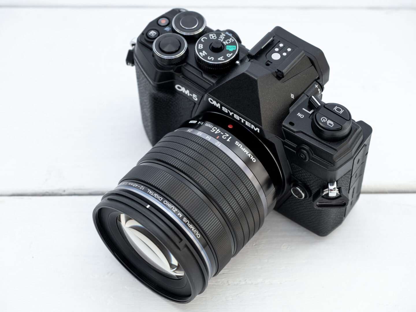 オリンパス OM-D E-M5 Mark II ボディ+PROレンズ+単焦点