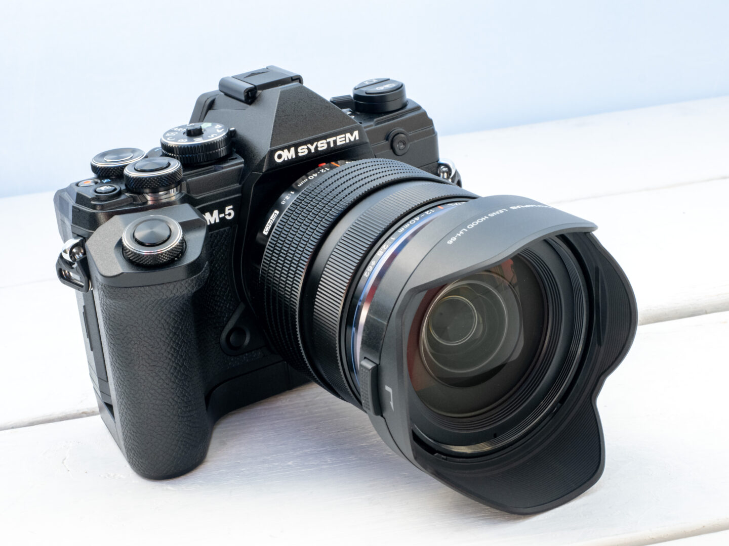 OM SYSTEM M.ZUIKO DIGITAL ED 12-40mm F2.8 PRO｜マイクロフォー