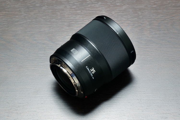 自然な描写とボケ味が魅力！パナソニックの「LUMIX S 35mm F1.8」を