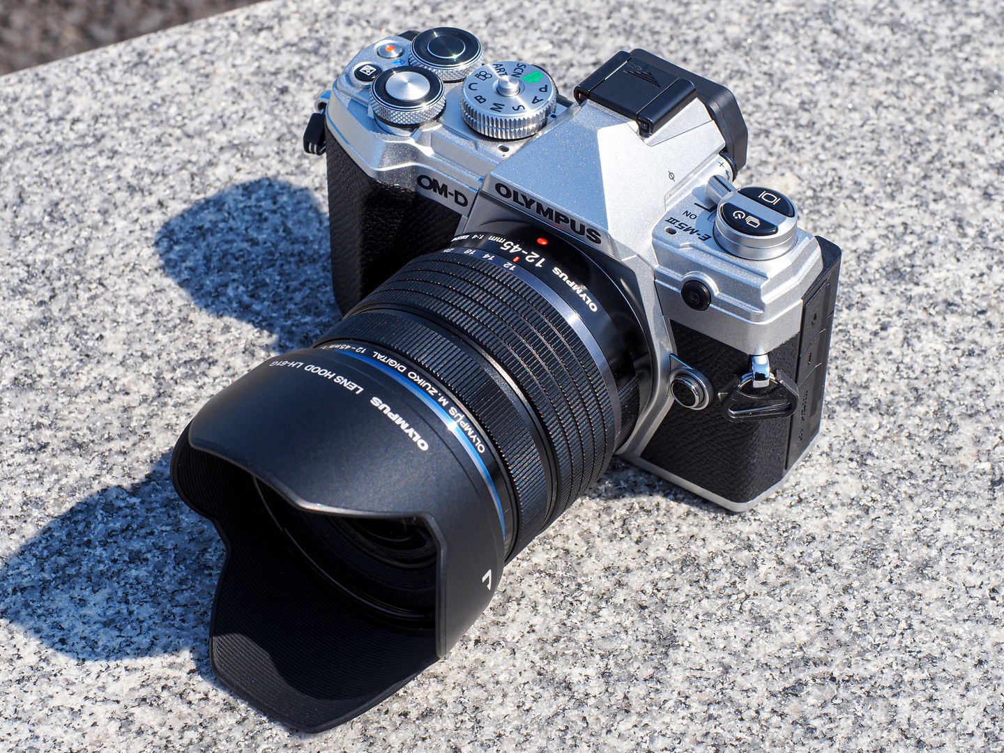 オリンパス M.ZUIKO DIGITAL ED 12-45mm F4.0 PRO レビュー｜PRO