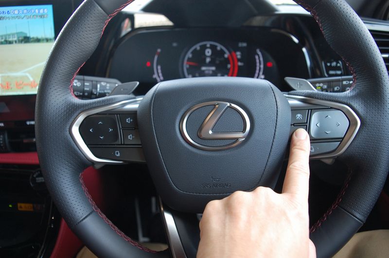 レクサス NXにブルーバナナ99TV/ナビコントローラーと、アクティブ