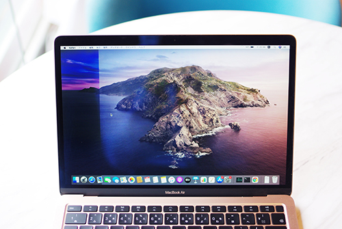 水をこぼして液晶画面が半分映らないApple MacBook Air A2179の